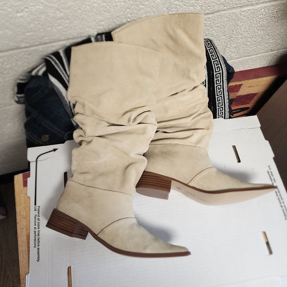 Chinese Laundry Shoes - CHINESE LAUNDRY Womens Suede Pointed Toe Low Heel Slouch BOOTS Pull-On Sz 7.5M